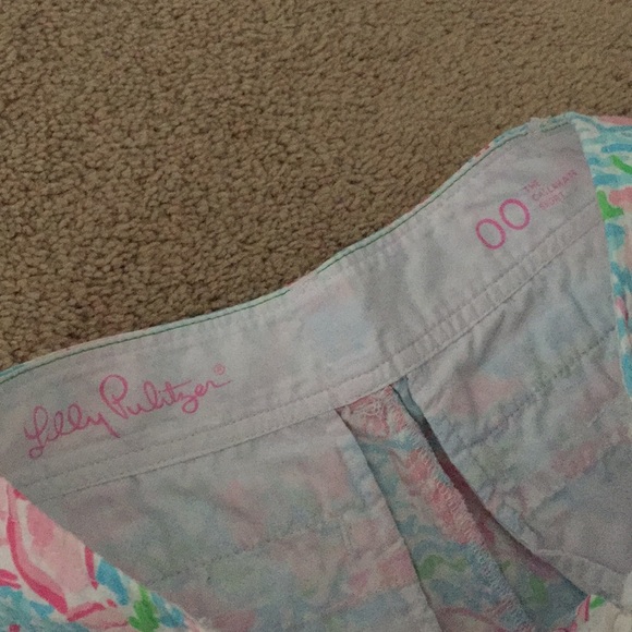 Lilly Pulitzer Lobster Roll Print Callahan Shorts - Picture 5 of 6